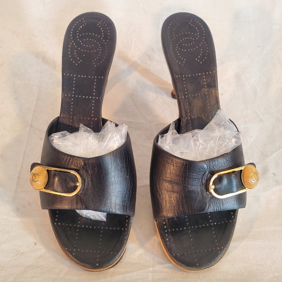Vintage Chanel Women’s 39.5 Black Logo Leather Open Toe Sandals Heels - Picture 1 of 15